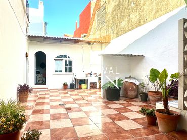 House for sale in Avenida Valencia