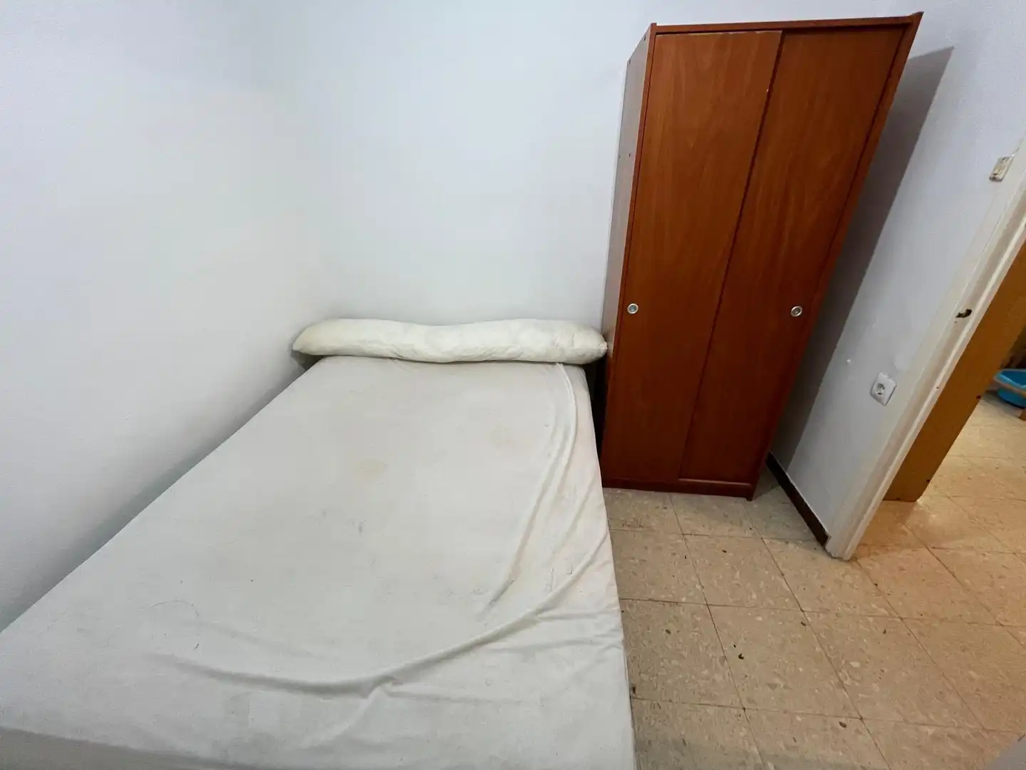 Bedroom of Flat for rent in Sevilla  with Air Conditioner and Furnished