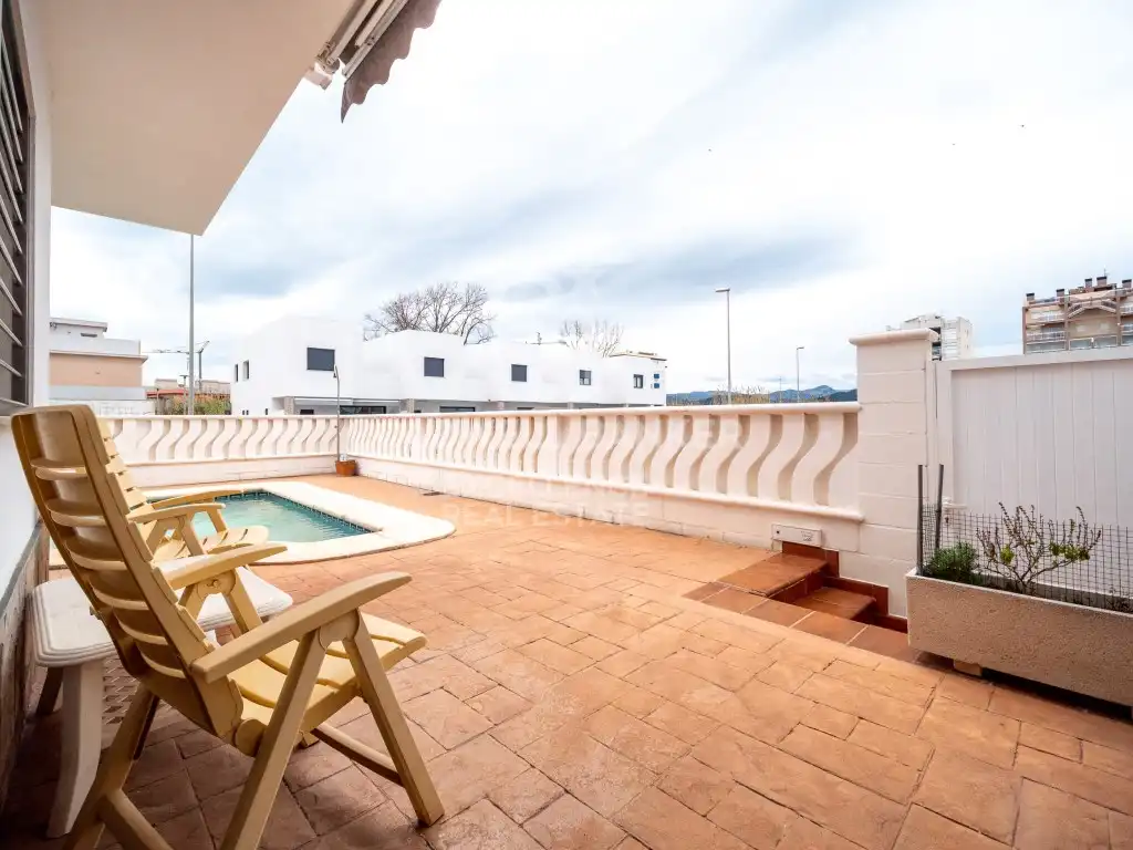 Terrace of Houses for sale in Oliva  with Air Conditioner, Terrace and Swimming Pool