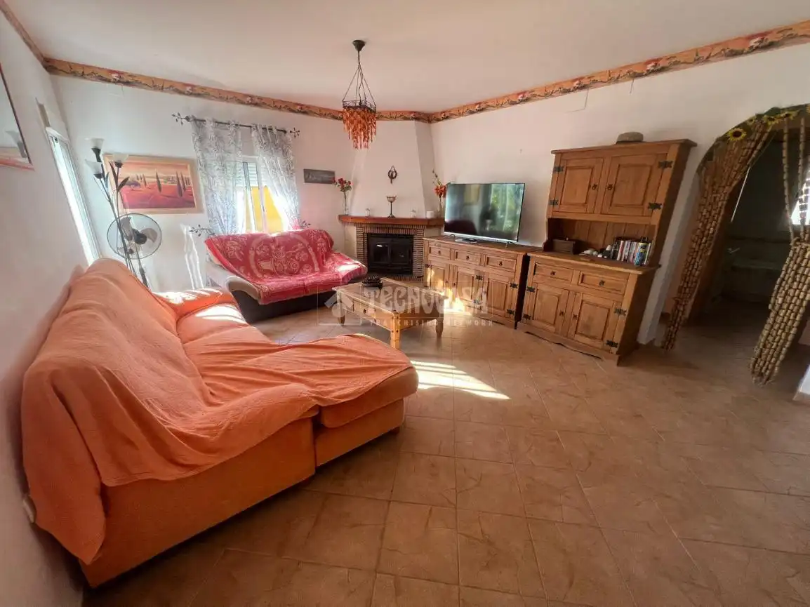 Sala d'estar de Finca rústica en venda en Conil de la Frontera amb Jardí privat, Terrassa i Piscina