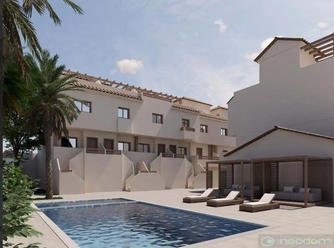 Adossat amb piscina en venda a Portmán