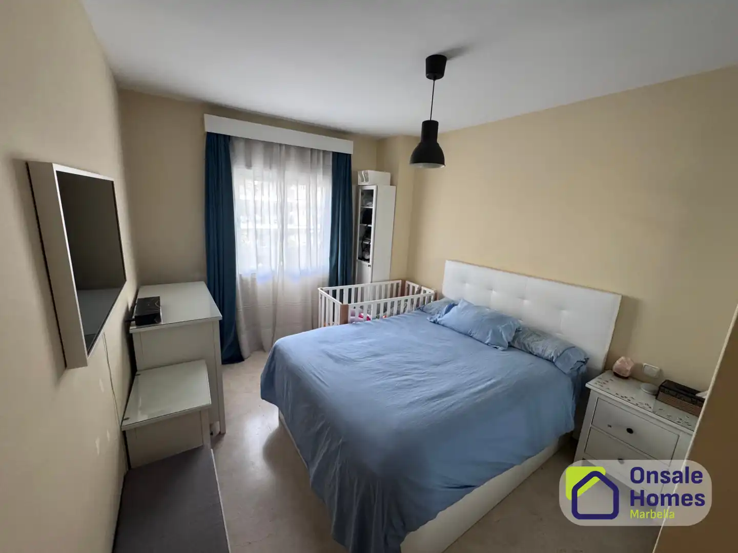 Habitación de Piso en venta en Estepona con Aire acondicionado y Terraza