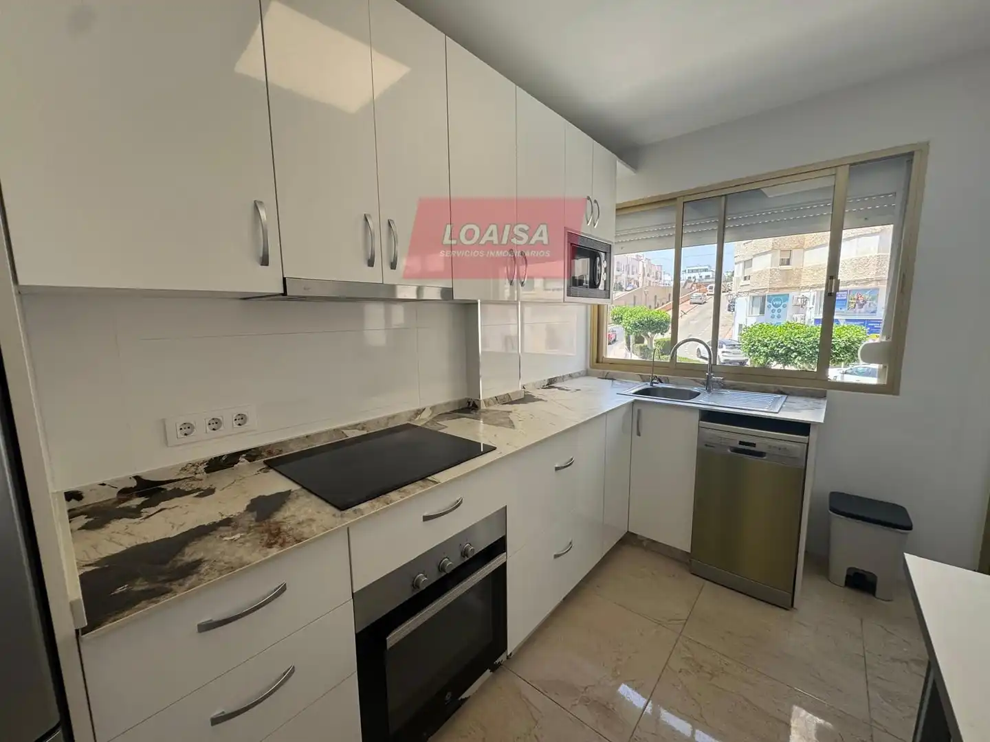 Cuina de Pis en venda en Garrucha amb Aire condicionat, Terrassa i Moblat