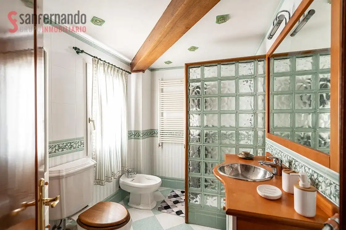 Baño de Piso en venta en Santander con Calefacción y Trastero