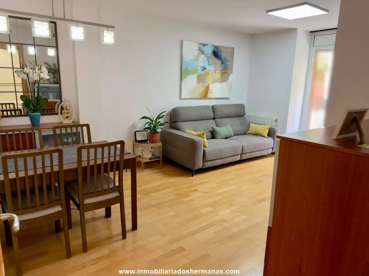 Flat with terrace for sale in Centre