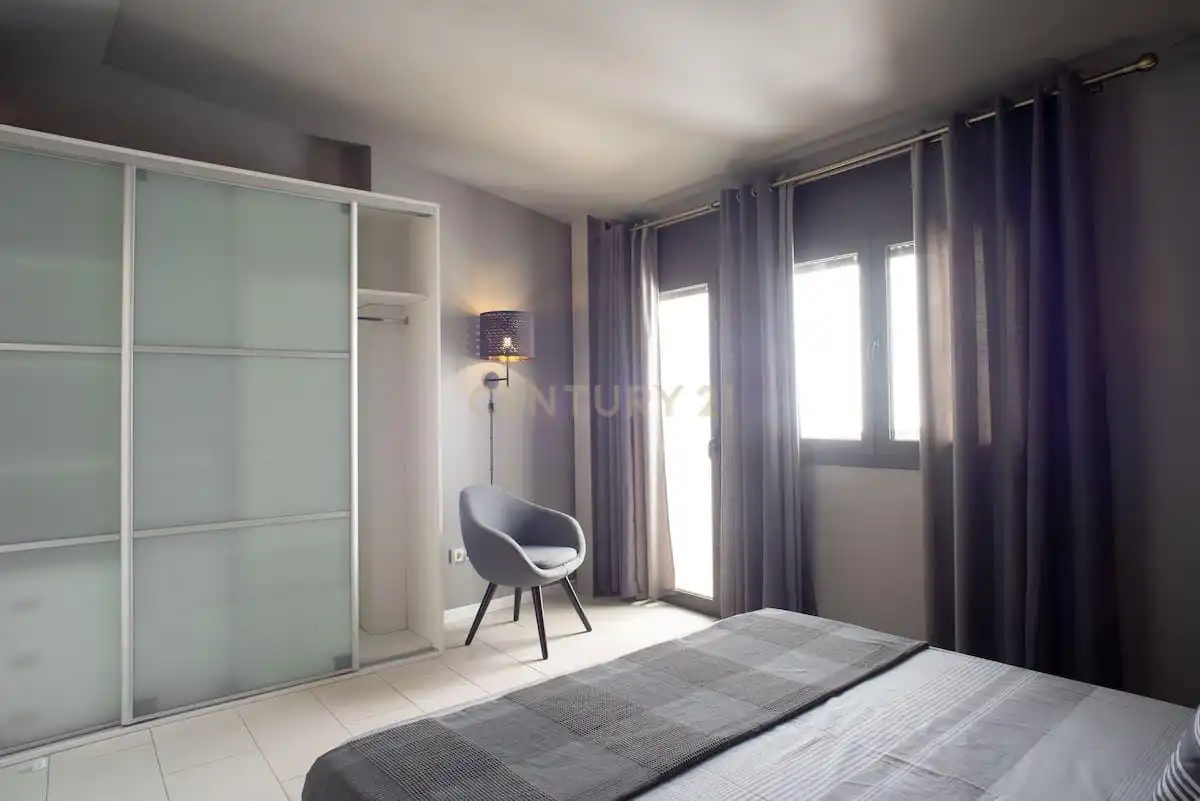 Schlafzimmer von Gebäude zum Verkauf in Figueres