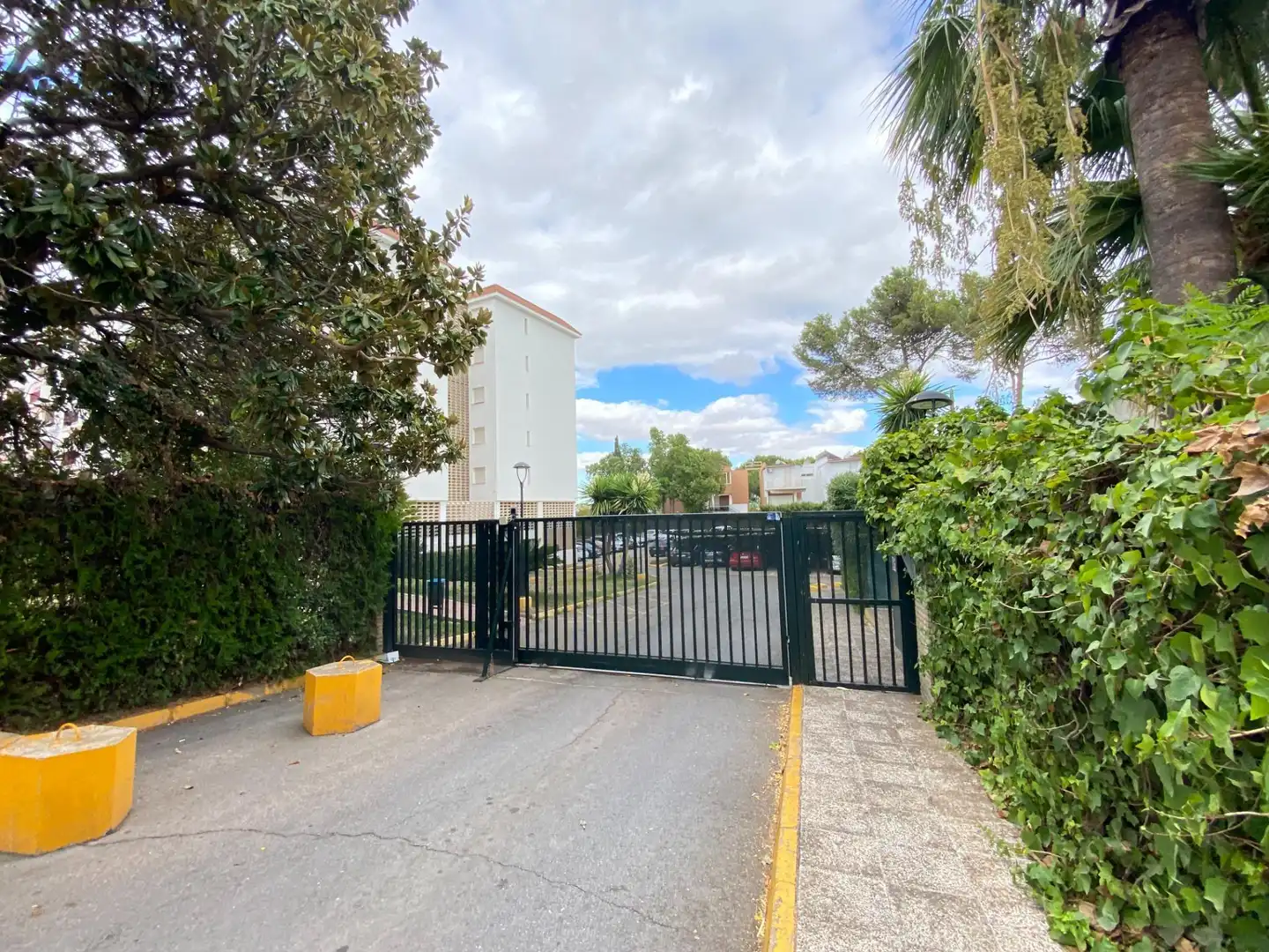 Parking de Piso en venta en Mairena del Aljarafe con Aire acondicionado, Calefacción y Jardín privado