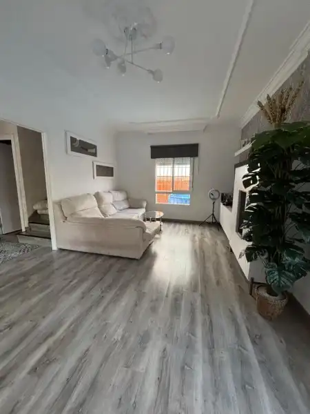 Sala de estar de Casa o chalet en venta en Lucena con Terraza, Trastero y Balcón