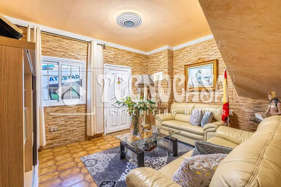 Sala d'estar de Casa o xalet en venda en Arona amb Aire condicionat