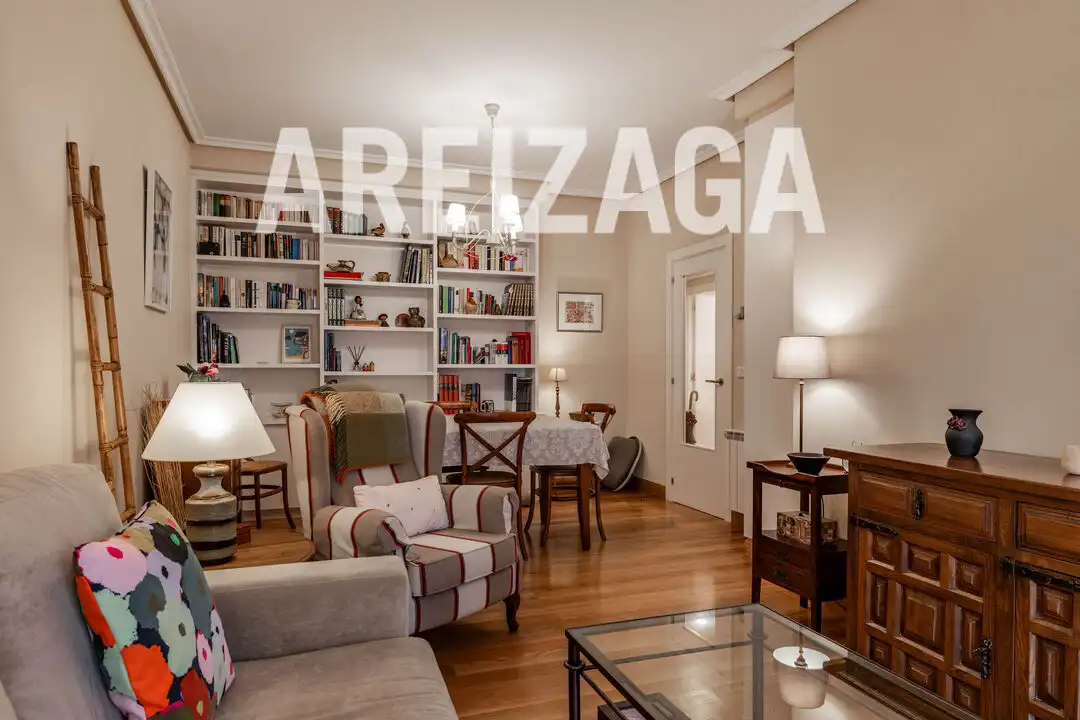Sala de estar de Piso en venta en Donostia - San Sebastián  con Calefacción y Balcón