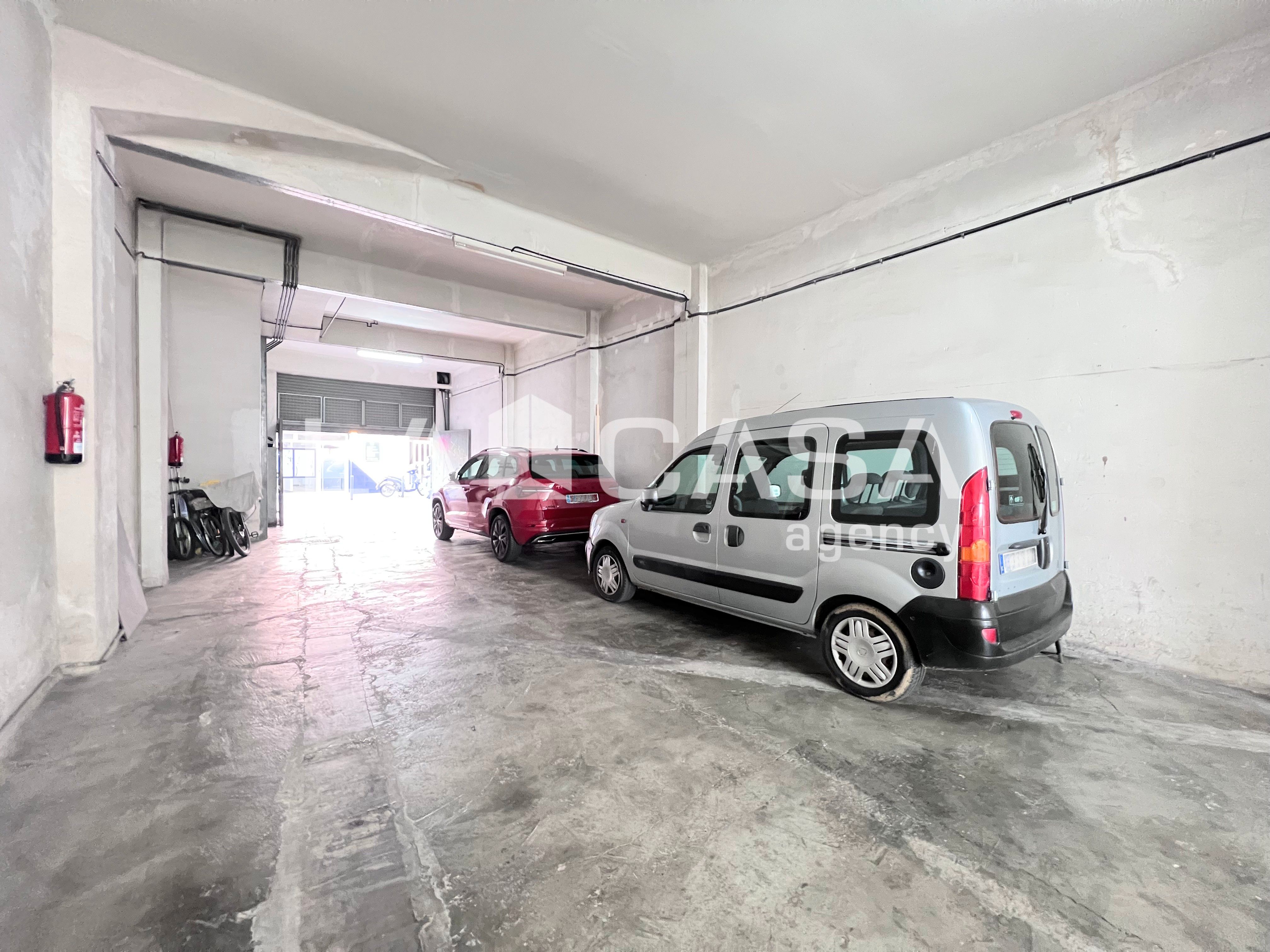 Parkplatz von Erdgeschoss zum Verkauf in Badalona