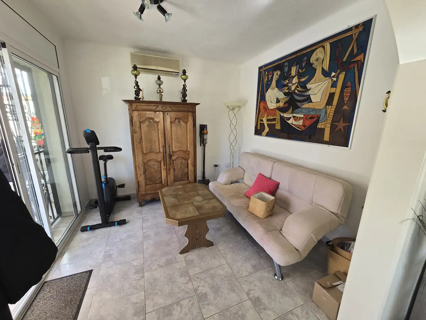 Sala d'estar de Casa o xalet en venda en Empuriabrava amb Aire condicionat, Jardí privat i Piscina