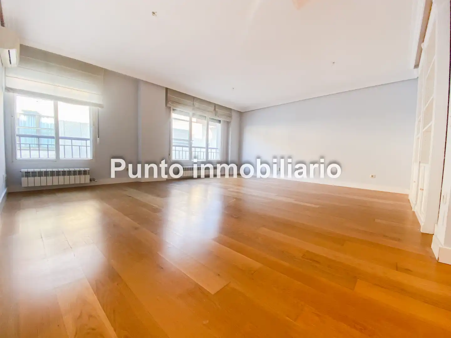 Sala de estar de Piso de alquiler en Valladolid con Aire acondicionado, Calefacción y Parquet