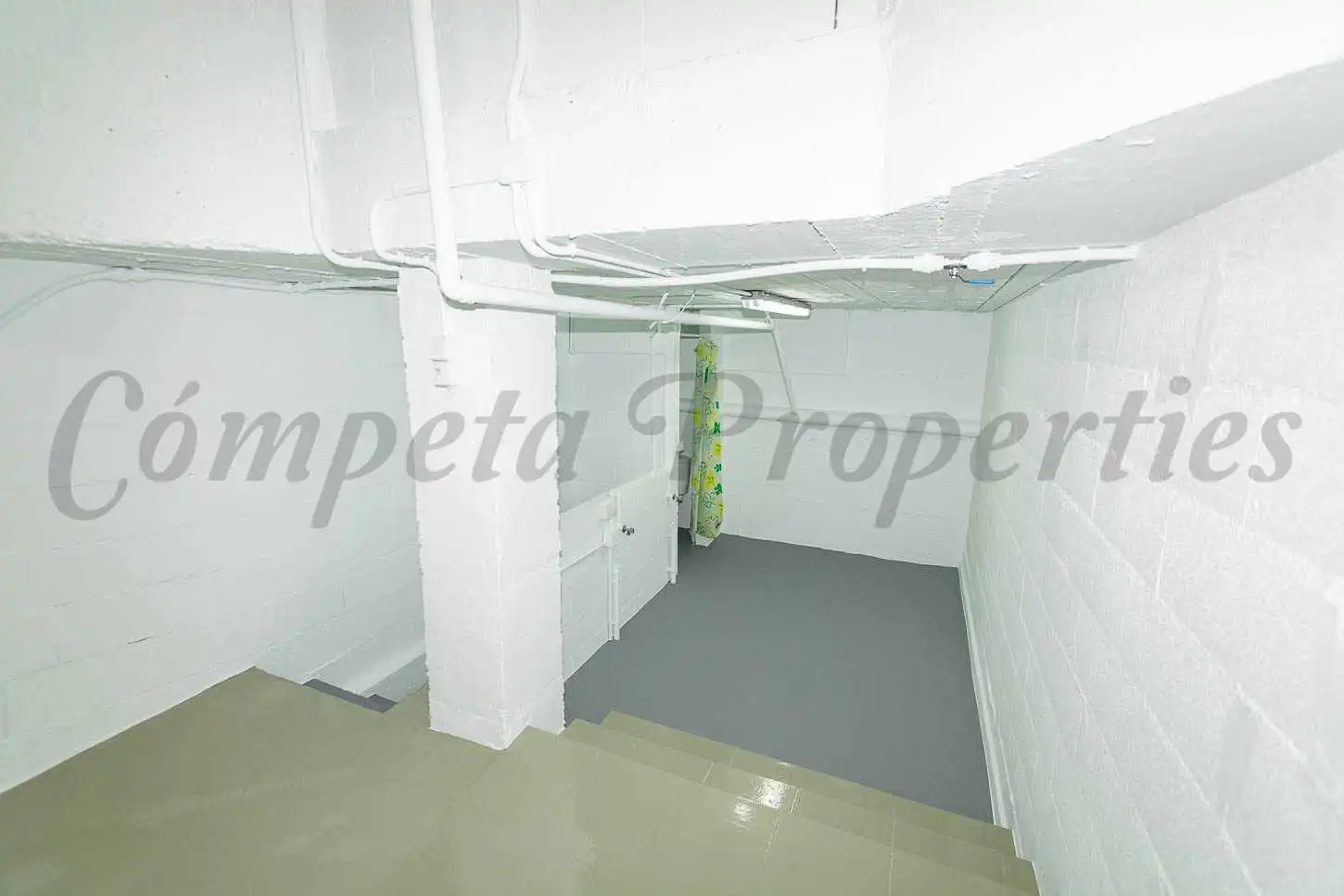 Garaje en venta en Nerja