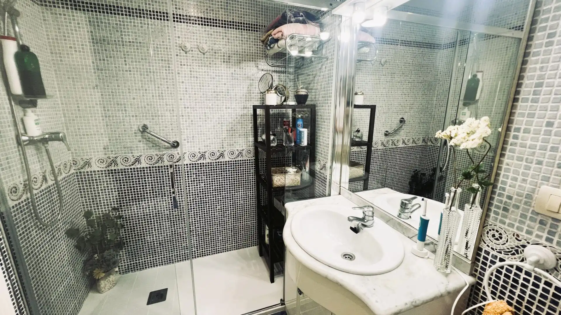 Badezimmer von Wohnungen zum Verkauf in Benicasim / Benicàssim mit Privatgarten, Terrasse und Abstellraum