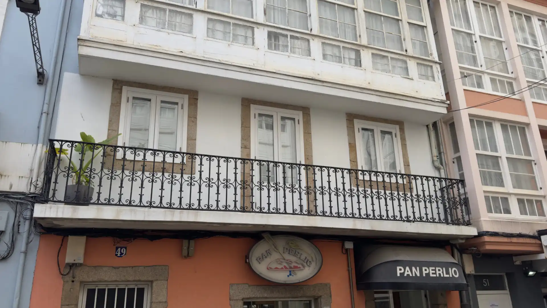 Vista exterior de Piso en venta en Ferrol con Calefacción, Terraza y Amueblado