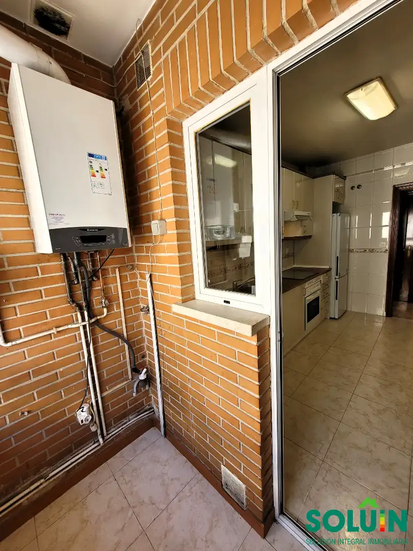 Cocina de Piso en venta en Fuenlabrada con Calefacción, Trastero y Horno