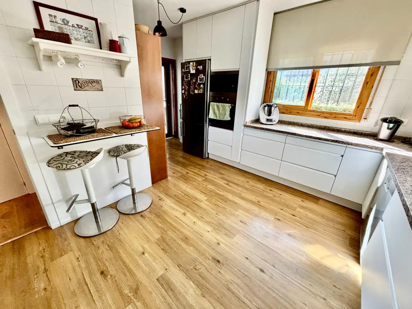 Cuina de Casa o xalet en venda en Mutxamel amb Aire condicionat, Jardí privat i Terrassa