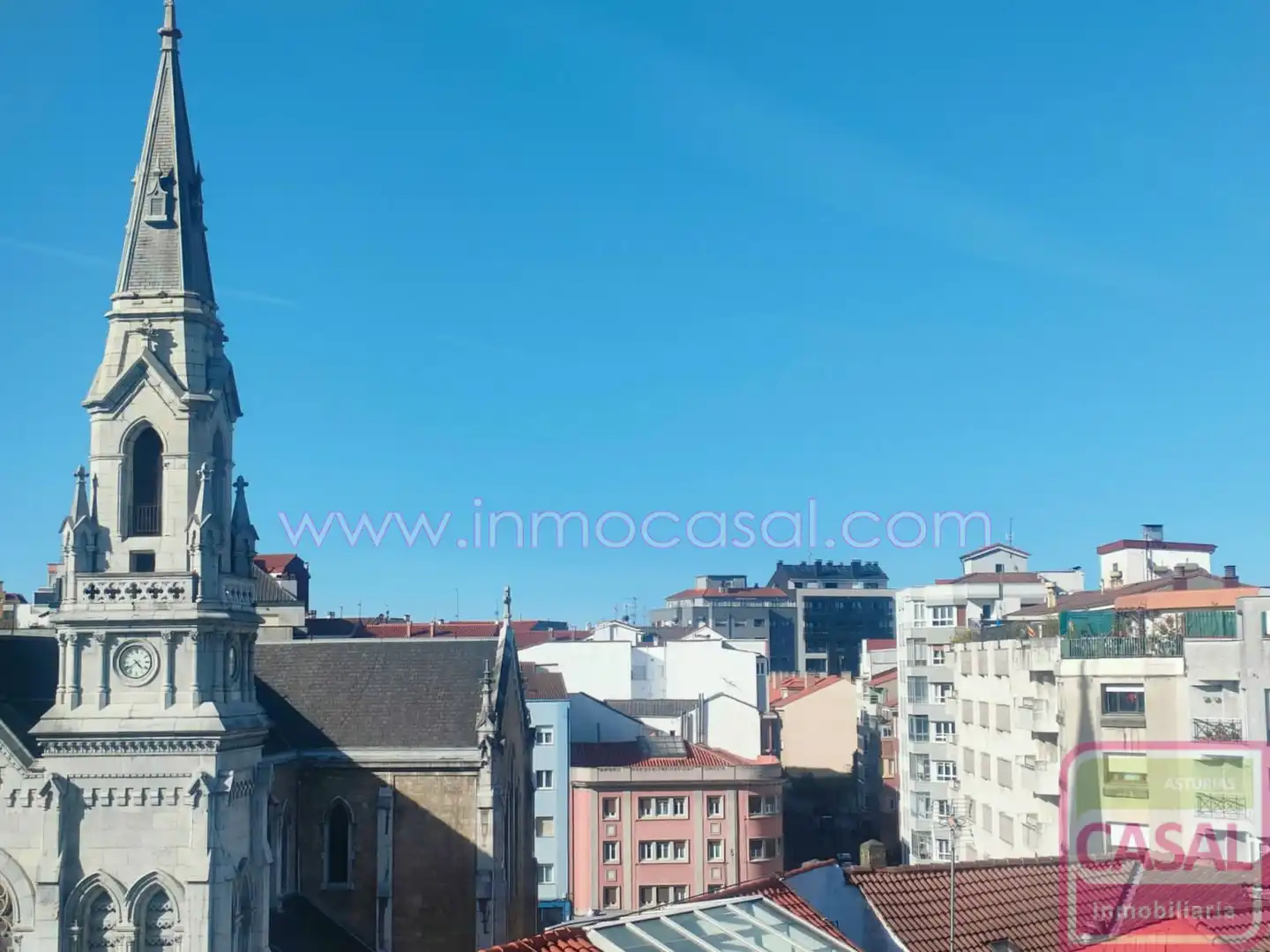 Außenansicht von Wohnung zum Verkauf in Avilés mit Heizung