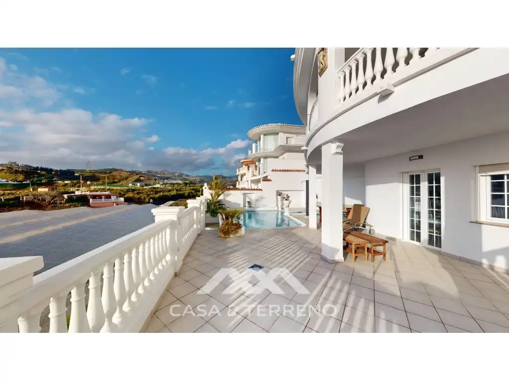 Vista exterior de Casa o chalet en venta en Torrox con Aire acondicionado, Terraza y Piscina