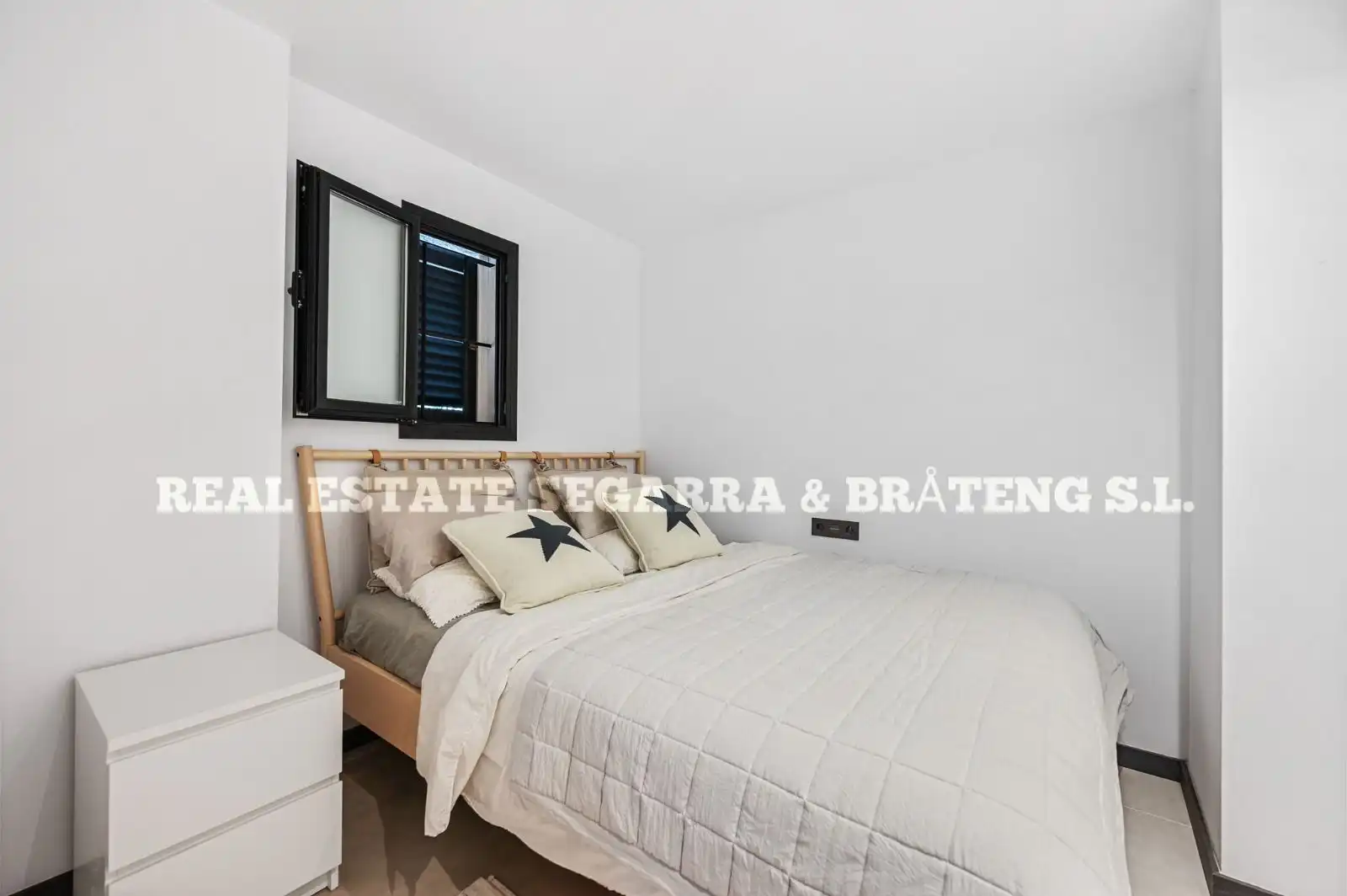 Bedroom of Attic for sale in Marbella  with Air Conditioner, Heating and Oven