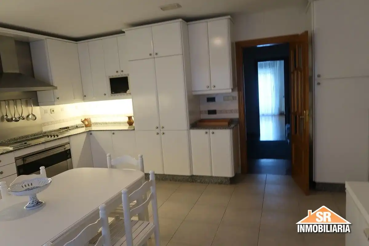 Cocina de Casa adosada de alquiler en Sada (A Coruña) con Calefacción, Parquet y Terraza