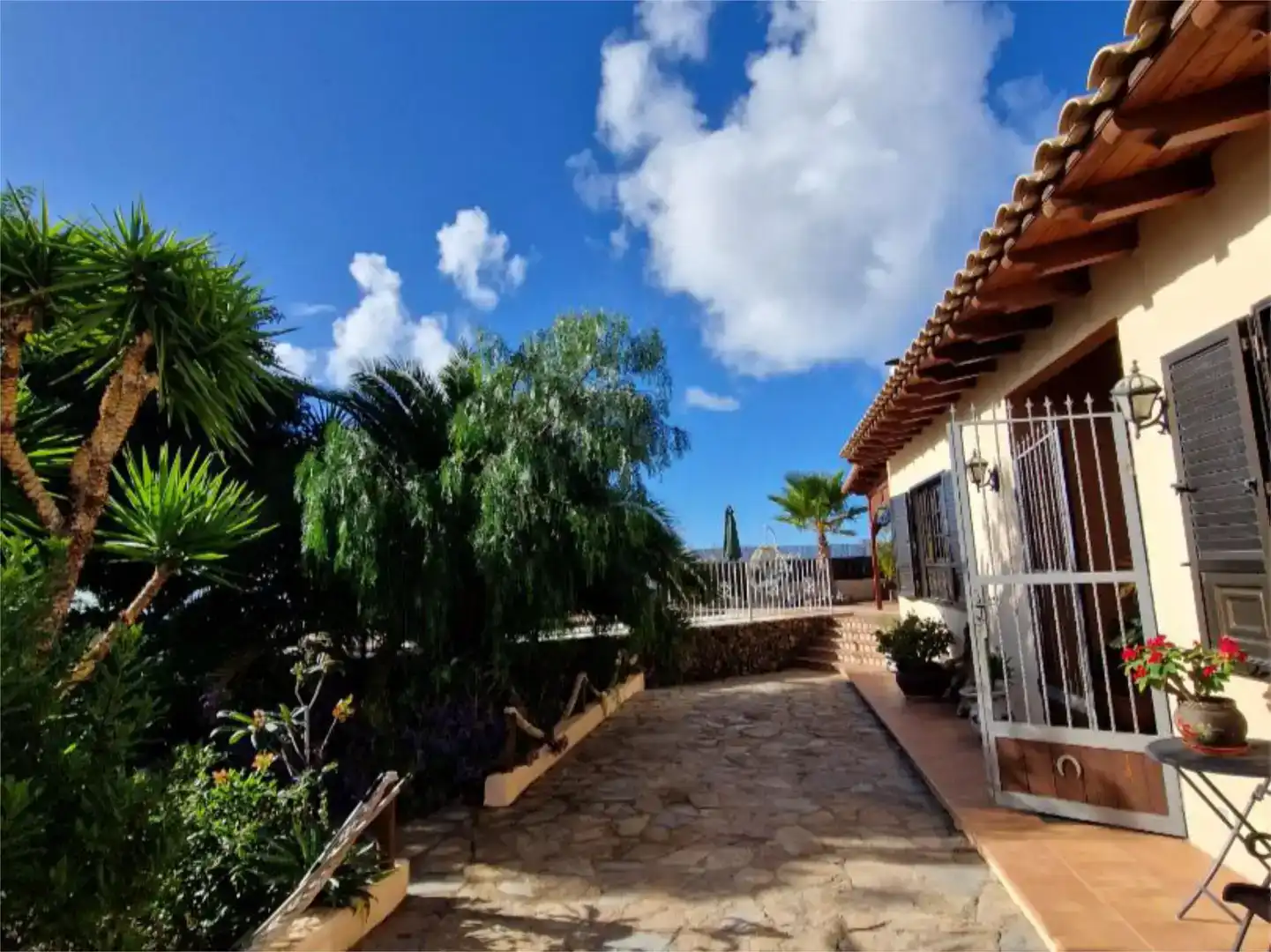 Exterior view of Flat for sale in Guía de Isora  with Air Conditioner, Private garden and Storage room