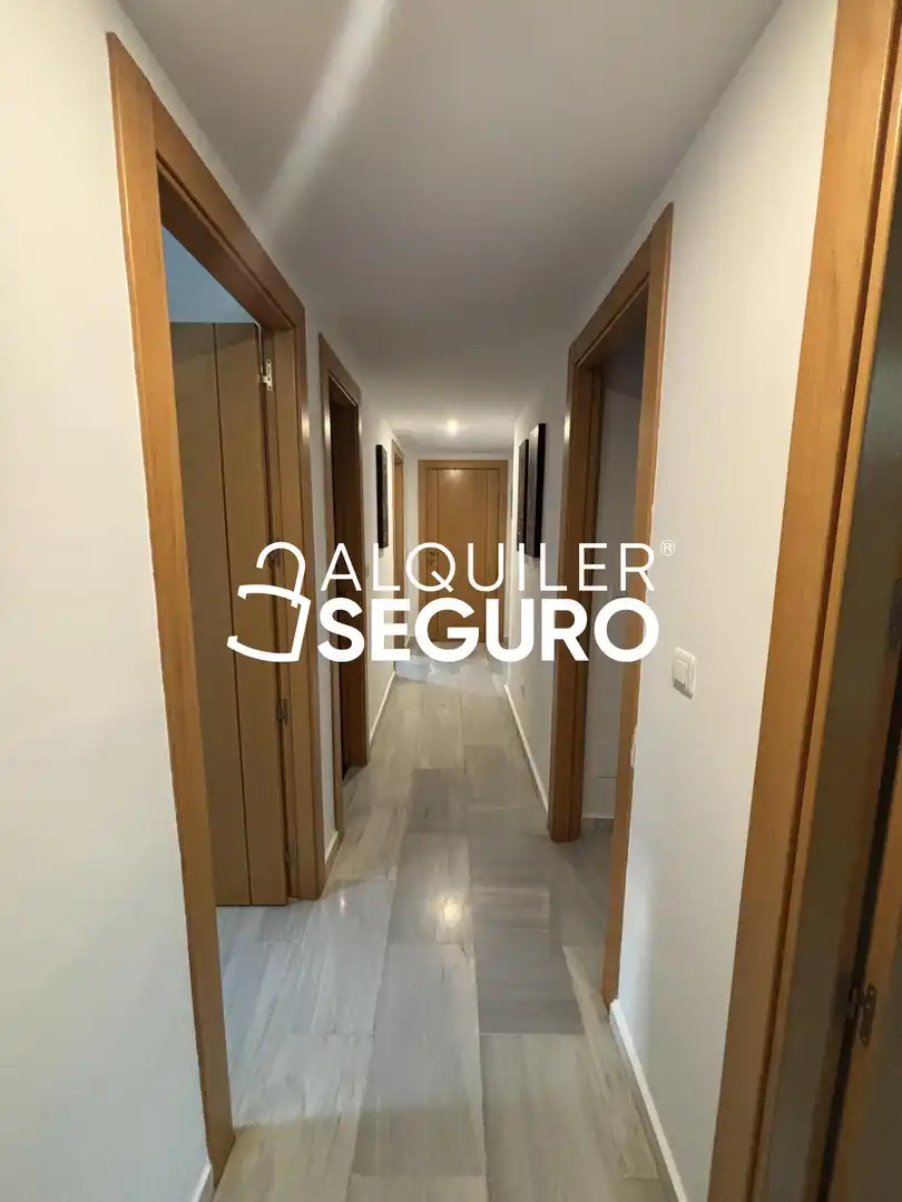 Appartamento con ascensore in affitto a de la Salud, imagen 2