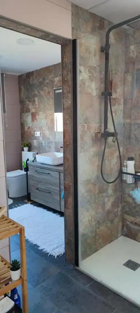 Bany de Casa o xalet en venda en La Pobla de Vallbona