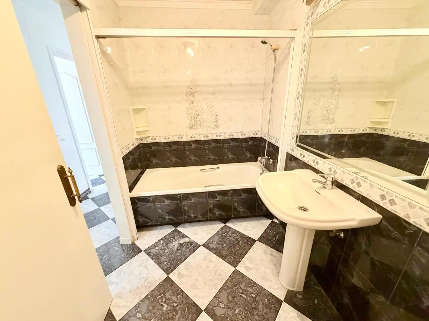 Bathroom of Flat for sale in Málaga