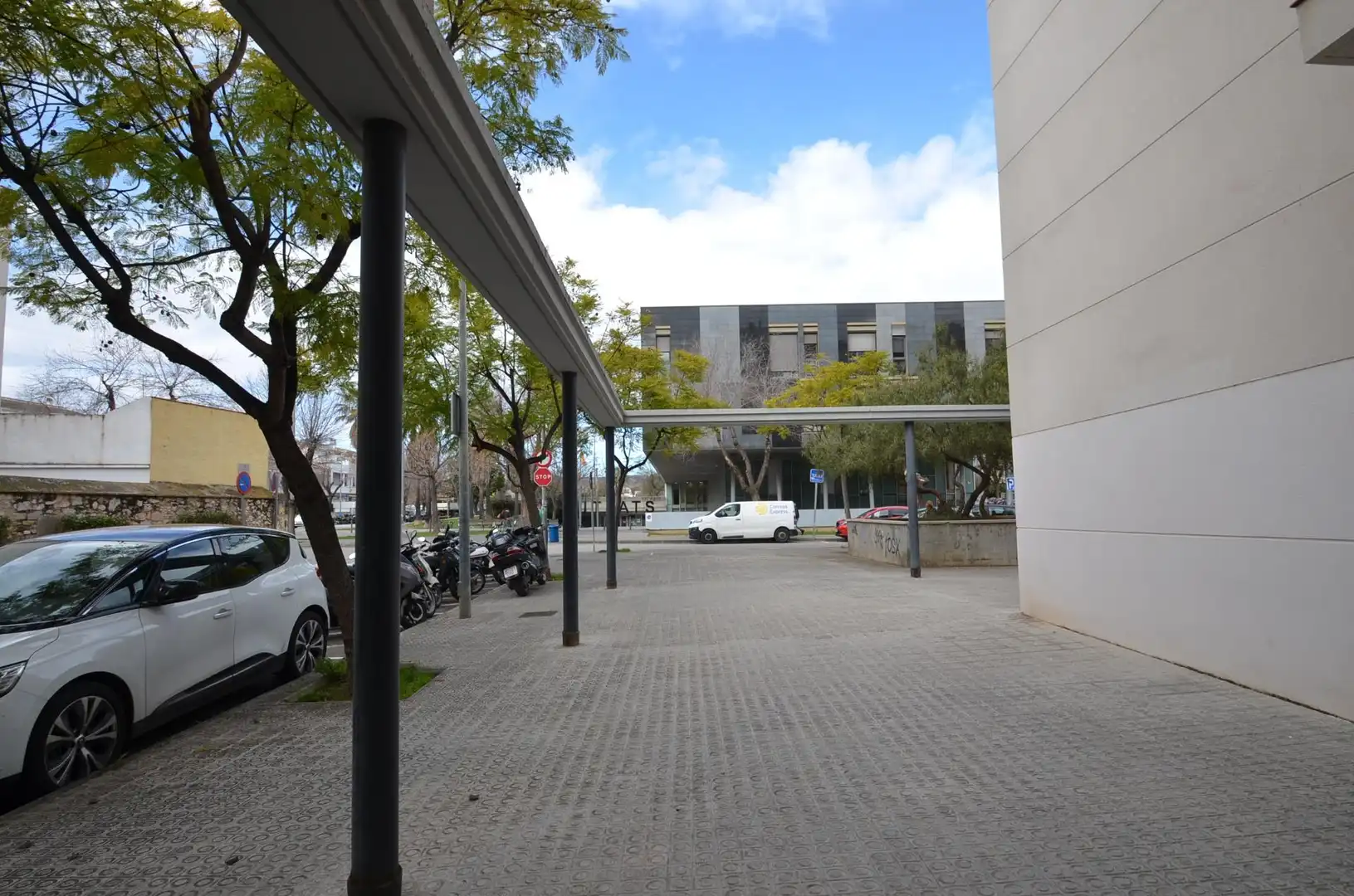Local comercial en alquiler en Plaza de la Fàbrica Nova, imagen 3