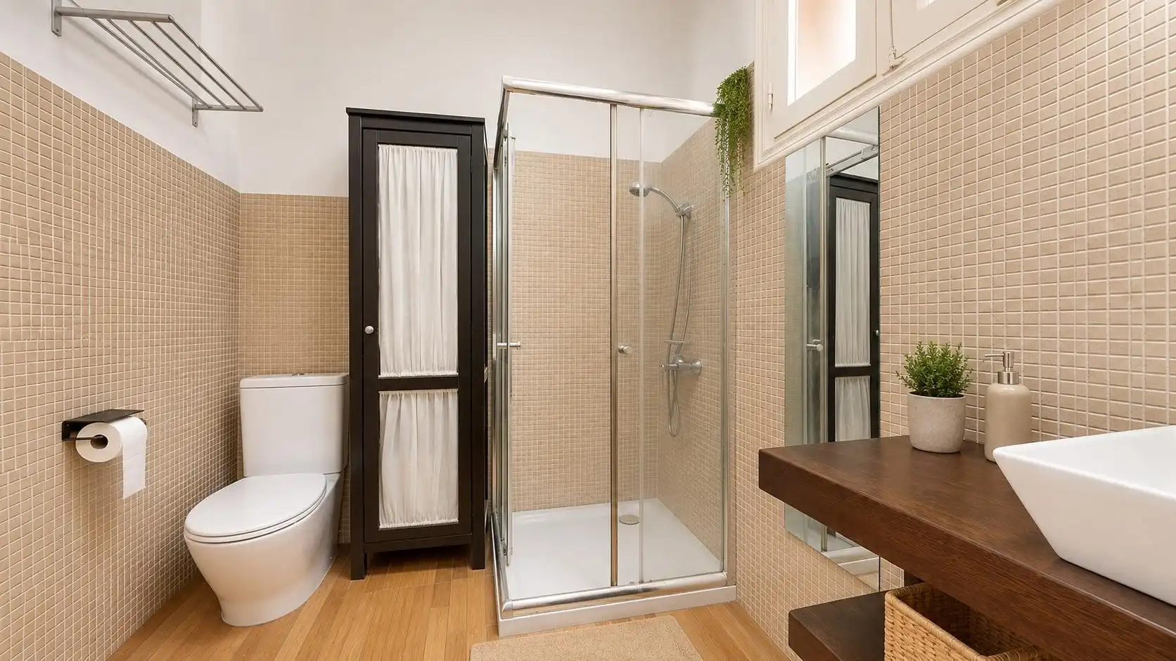 Baño de Piso en venta en Almería con Aire acondicionado, Calefacción y Balcón