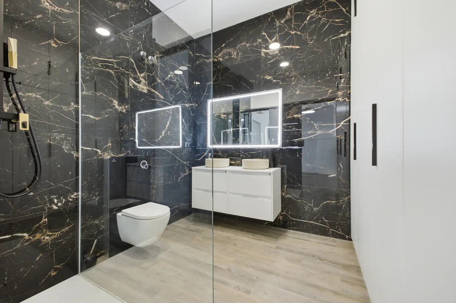 Bathroom of Flat for sale in Alaquàs  with Air Conditioner and Heating