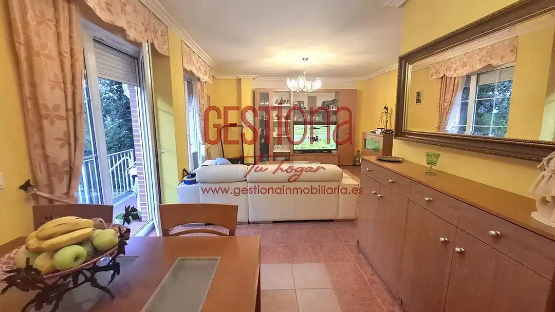 Schlafzimmer von Erdgeschoss zum Verkauf in Castro-Urdiales mit Heizung, Privatgarten und Terrasse