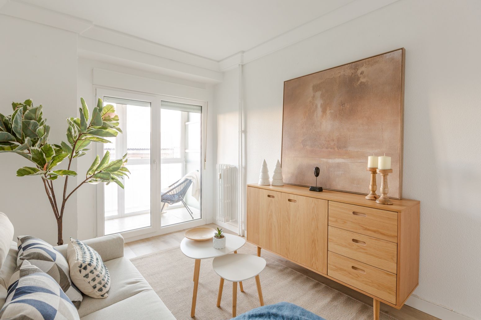 Sala d'estar de Pis en venda en Barañáin / Barañain amb Calefacció, Parquet i Balcó