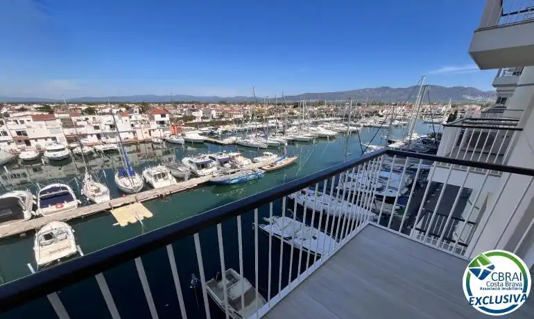 Terrassa de Apartament en venda en Empuriabrava amb Aire condicionat, Calefacció i Moblat