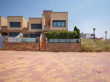 Maison mitoyenne avec jardin à vendre à Avenida Unión Europea