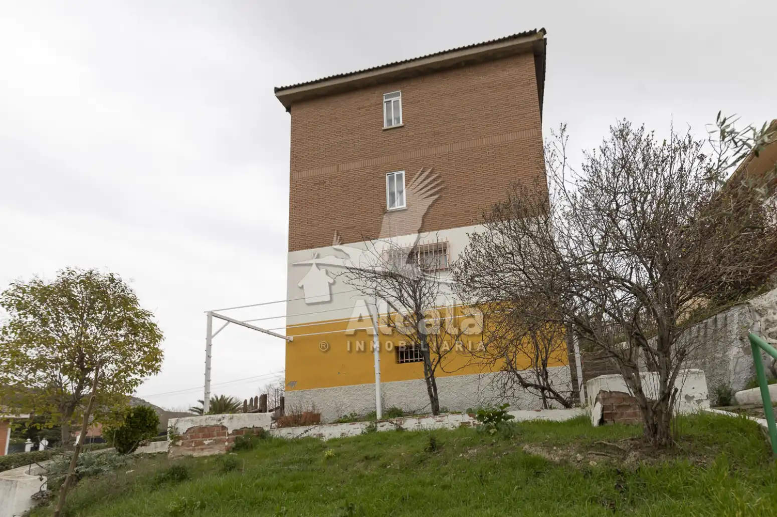 Vista exterior de Casa o xalet en venda en Villalbilla amb Aire condicionat, Calefacció i Jardí privat
