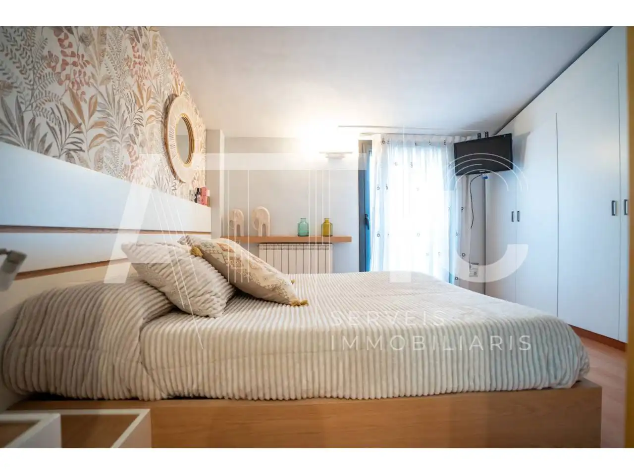 Schlafzimmer von Dachboden zum Verkauf in Sant Quirze del Vallès mit Klimaanlage, Heizung und Parkett
