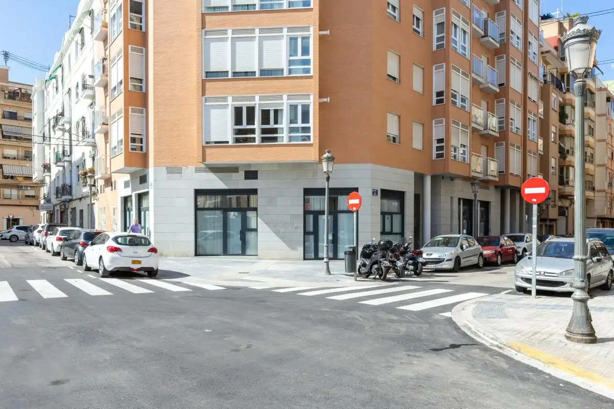 Vista exterior de Piso en venta en Valencia con Calefacción