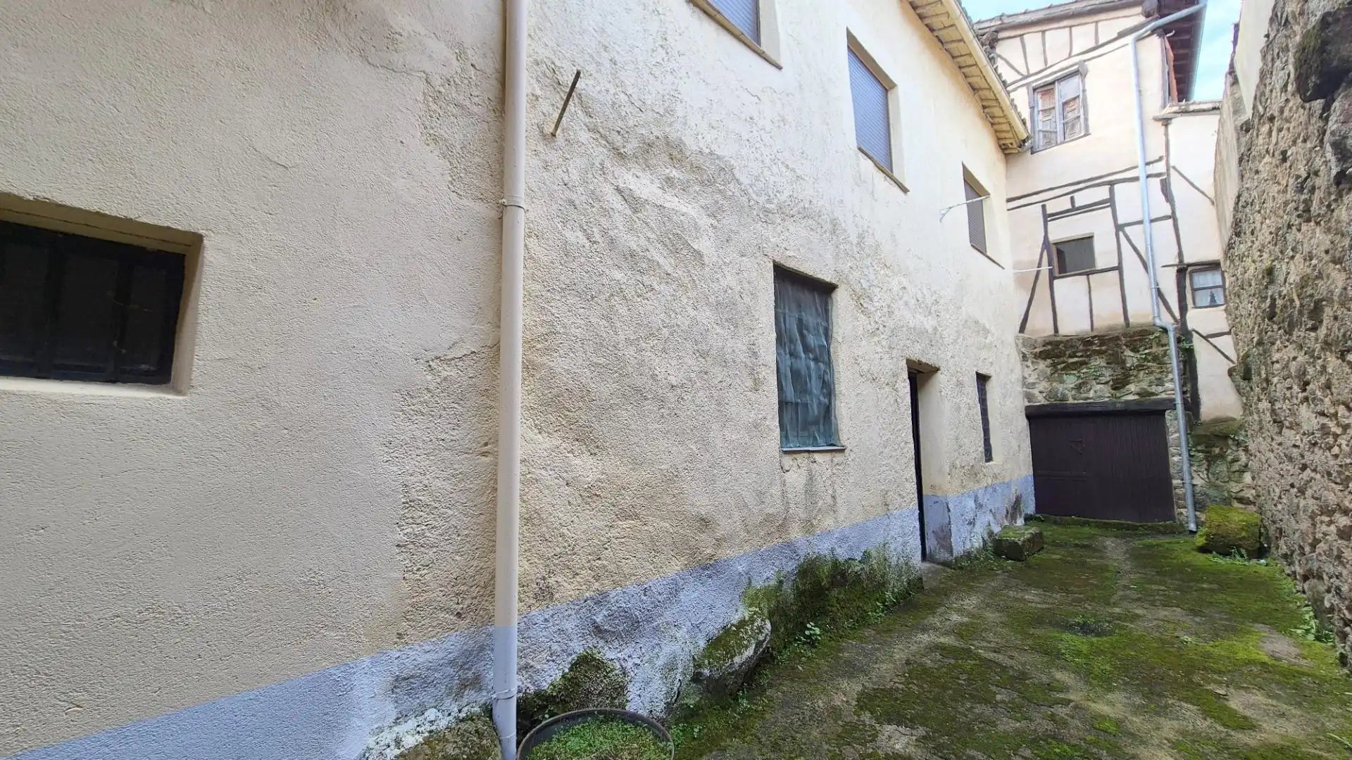 Exterior view of Houses for sale in San Esteban de la Sierra