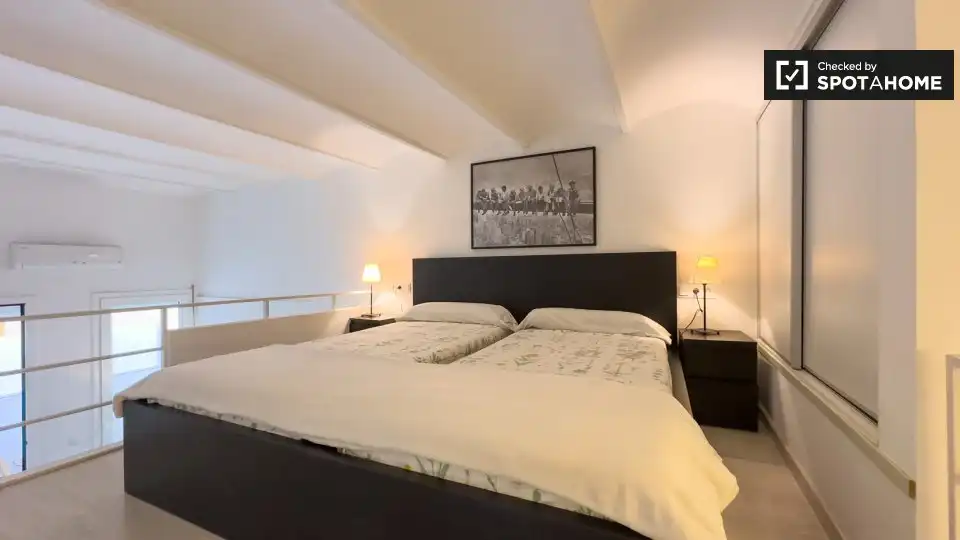 Appartamento con terrazza in affitto a Sant Martí, imagen 4