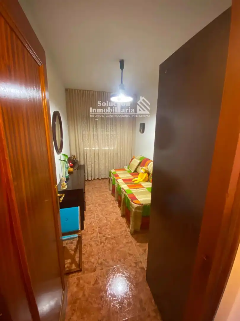 Dormitori de Casa o xalet en venda en Calvarrasa de Arriba amb Traster i Moblat