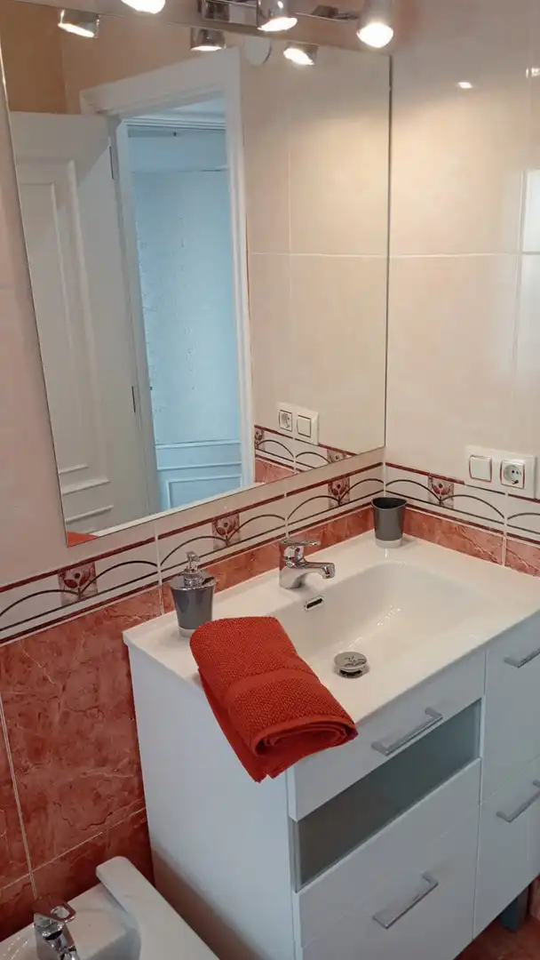 Badezimmer von Wohnung zur Miete in Gijón  mit Heizung