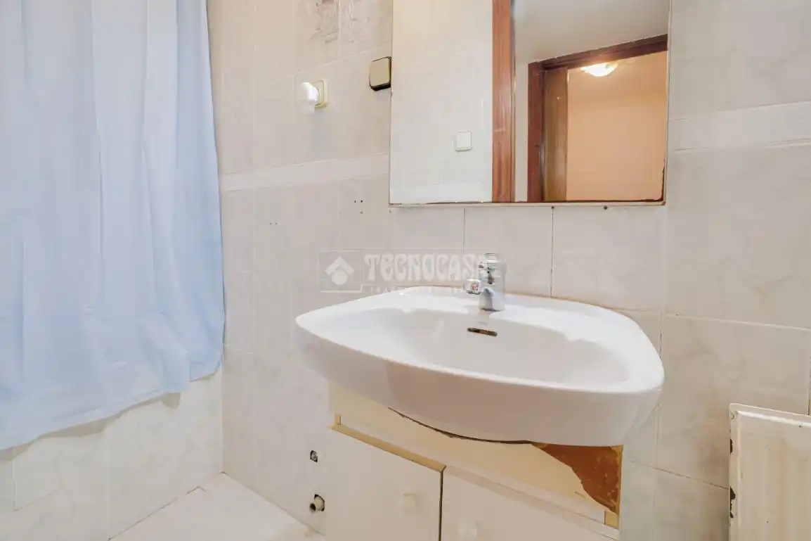 Bathroom of Flat for sale in Montcada i Reixac  with Heating