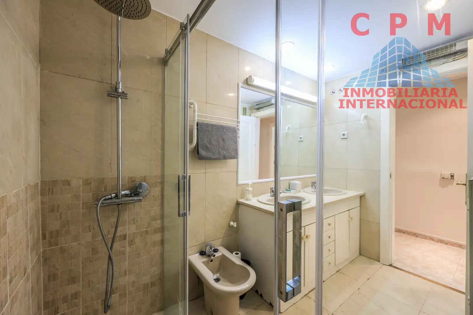 Badezimmer von Wohnung zur Miete in Madrid mit Klimaanlage, Heizung und Parkett
