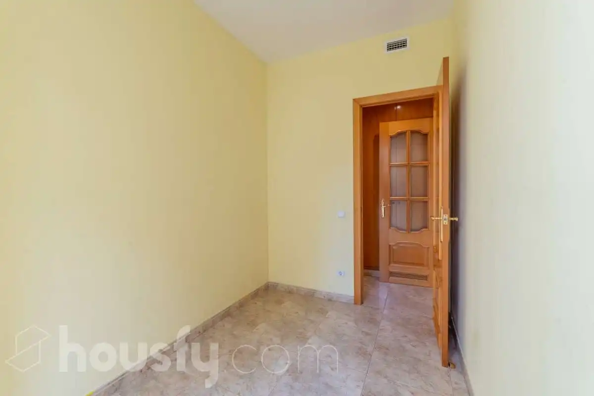 Wohnung zum Verkauf in Vilanova i la Geltrú mit Klimaanlage, Heizung und Balkon