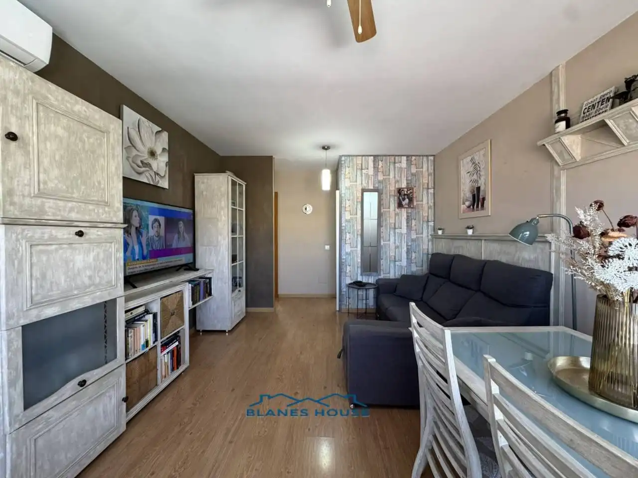 Living room of Flat for sale in Tordera  with Air Conditioner, Heating and Parquet flooring
