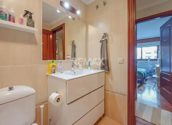 Habitación de Piso en venta en Vigo  con Calefacción, Parquet y Trastero