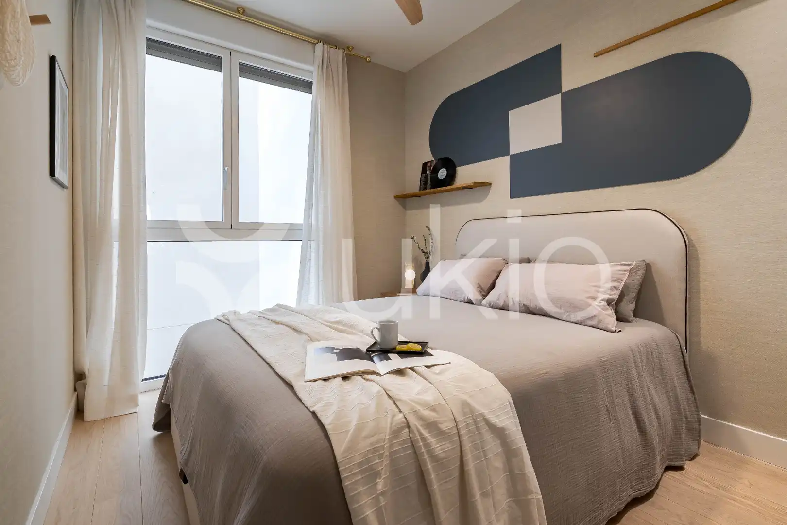Dormitori de Apartament de lloguer en Madrid amb Calefacció, Moblat i Forn
